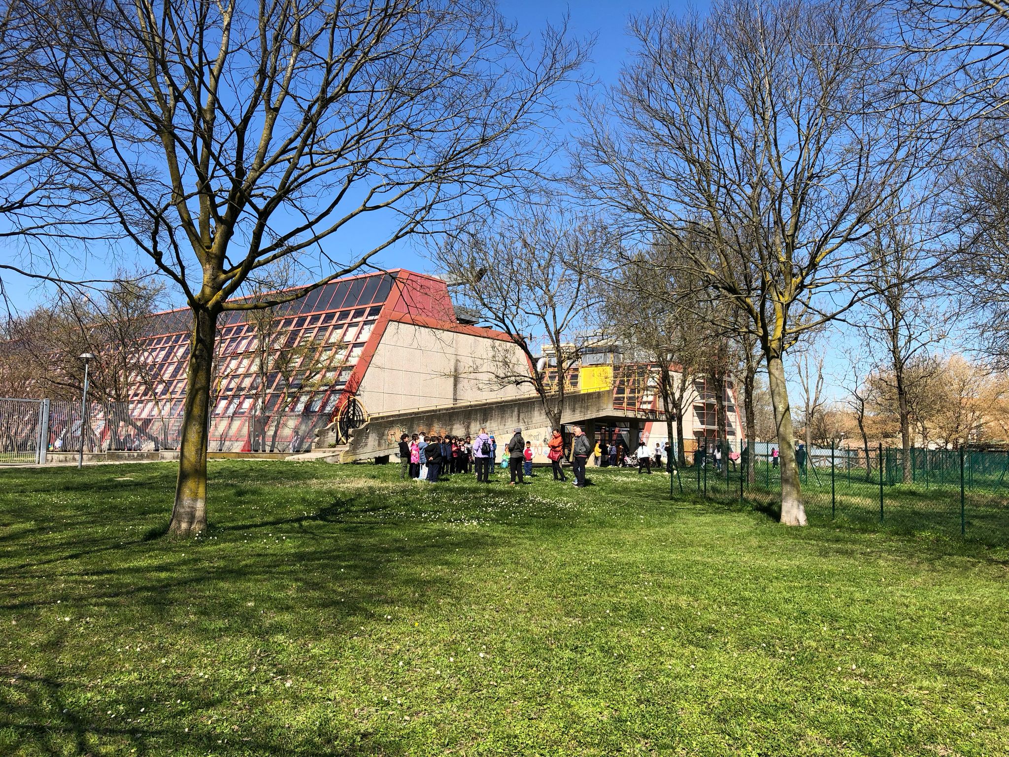 Passeggiate attorno alle scuole
